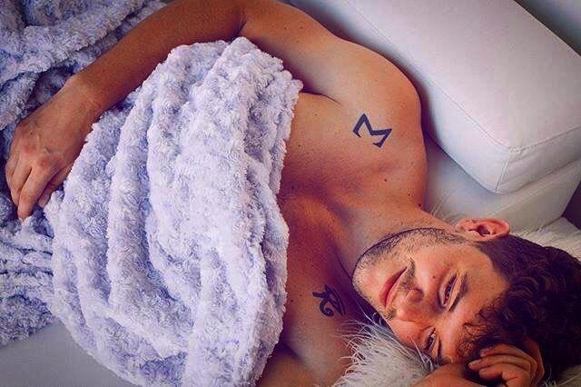 4 Tips to Improve Sleep Quality - Magic Weighted Blanket (Made in USA)